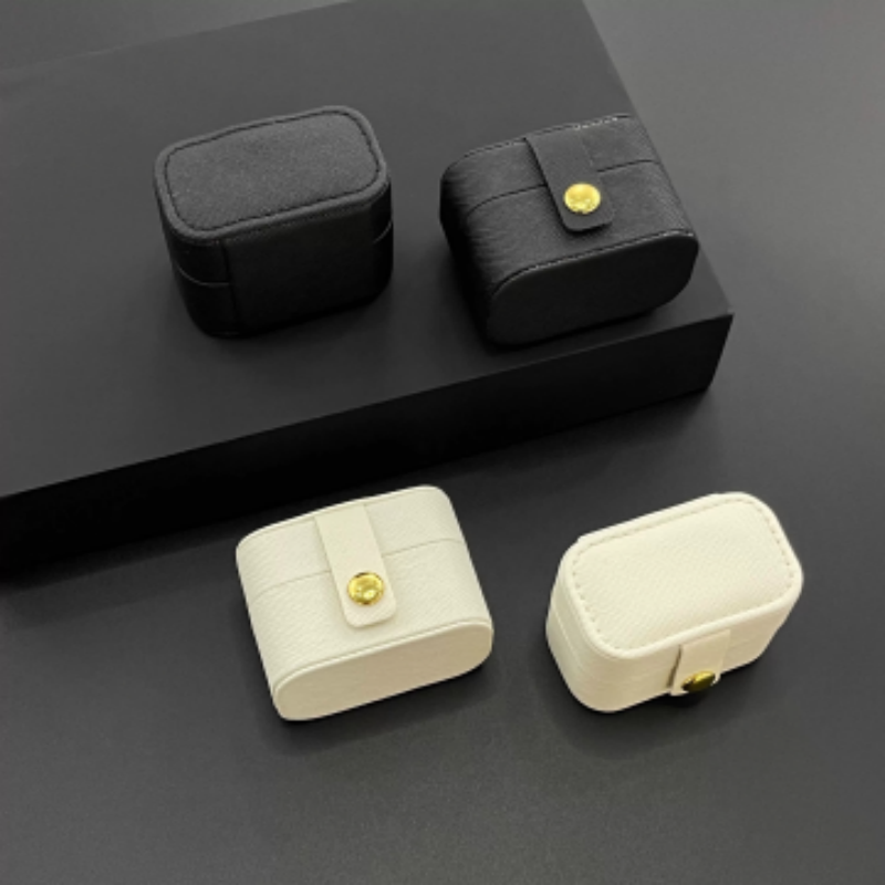 Accessories Travel Jewelry Box - กล่องใส่เครื่องประดับหนังแบบพกพา กล่องเก็บเครื่องประดับสำหรับเดินทาง กล่องใส่ต่างหู ต่างหูแบบติดหู อุปกรณ์เสริมเครื่องประดับ กล่องจัดเก็บและโชว์เครื่องประดับ